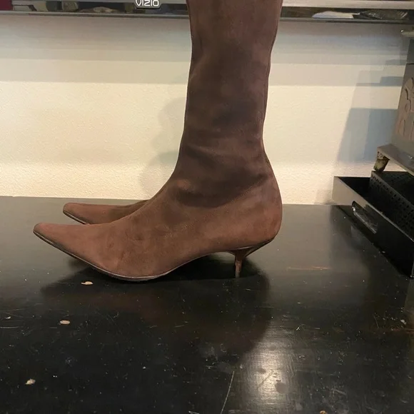 FENDI SUEDE BOOTS PREOWNED SIZE-7.5